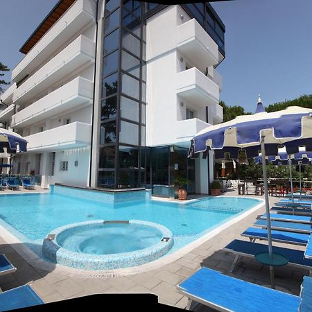 Hotel Bellevue Lignano Sabbiadoro Ngoại thất bức ảnh