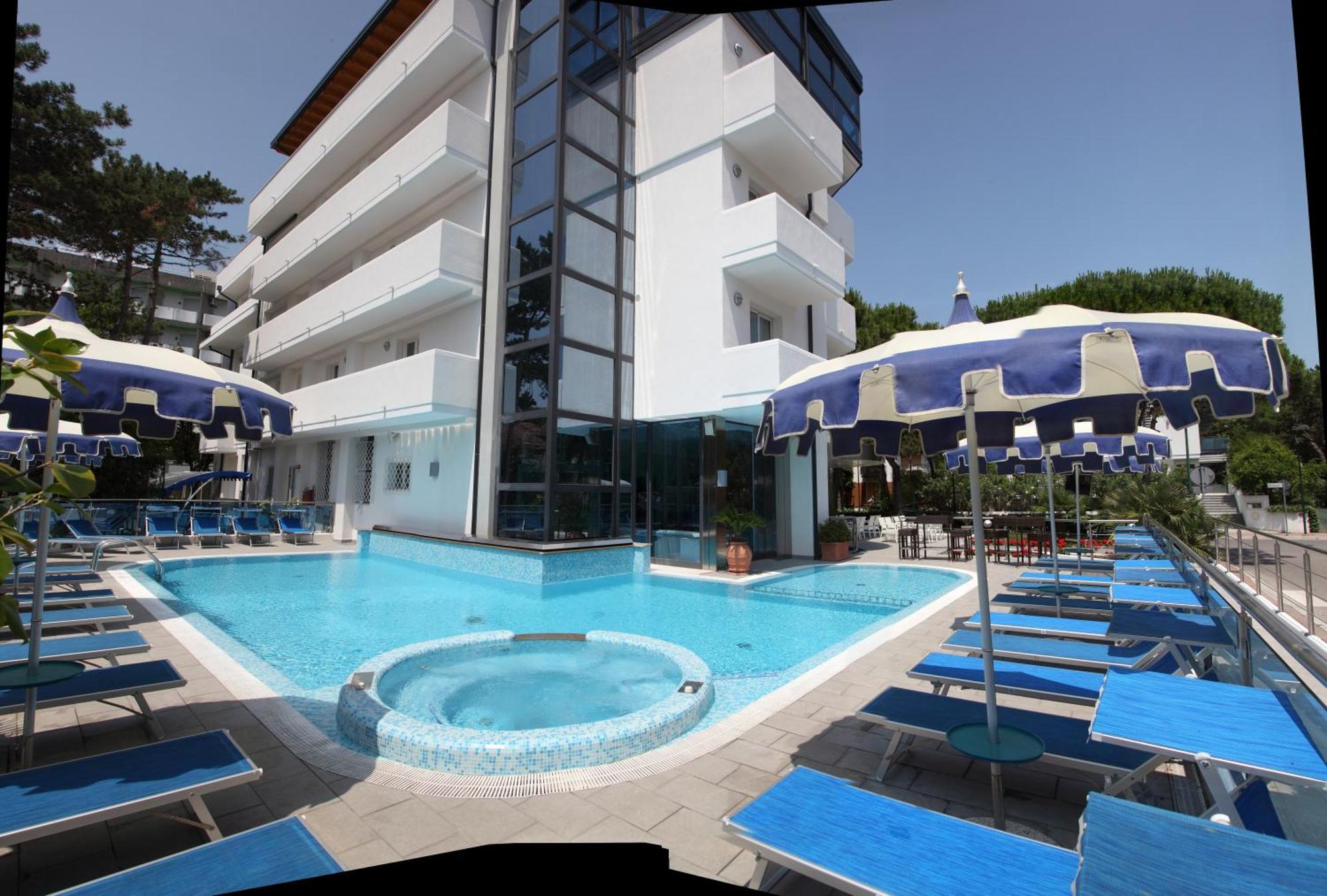 Hotel Bellevue Lignano Sabbiadoro Ngoại thất bức ảnh