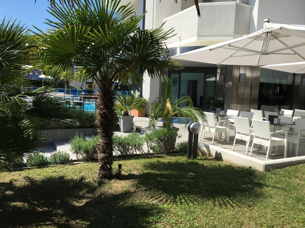 Hotel Bellevue Lignano Sabbiadoro Ngoại thất bức ảnh