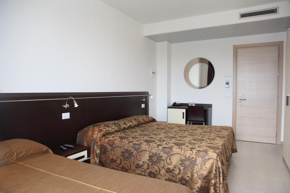 Hotel Bellevue Lignano Sabbiadoro Phòng bức ảnh