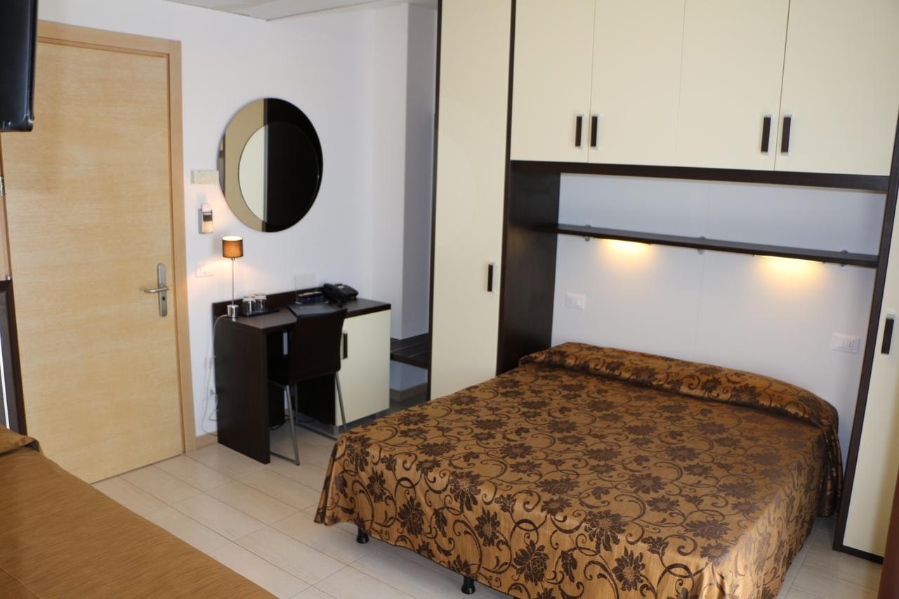 Hotel Bellevue Lignano Sabbiadoro Ngoại thất bức ảnh