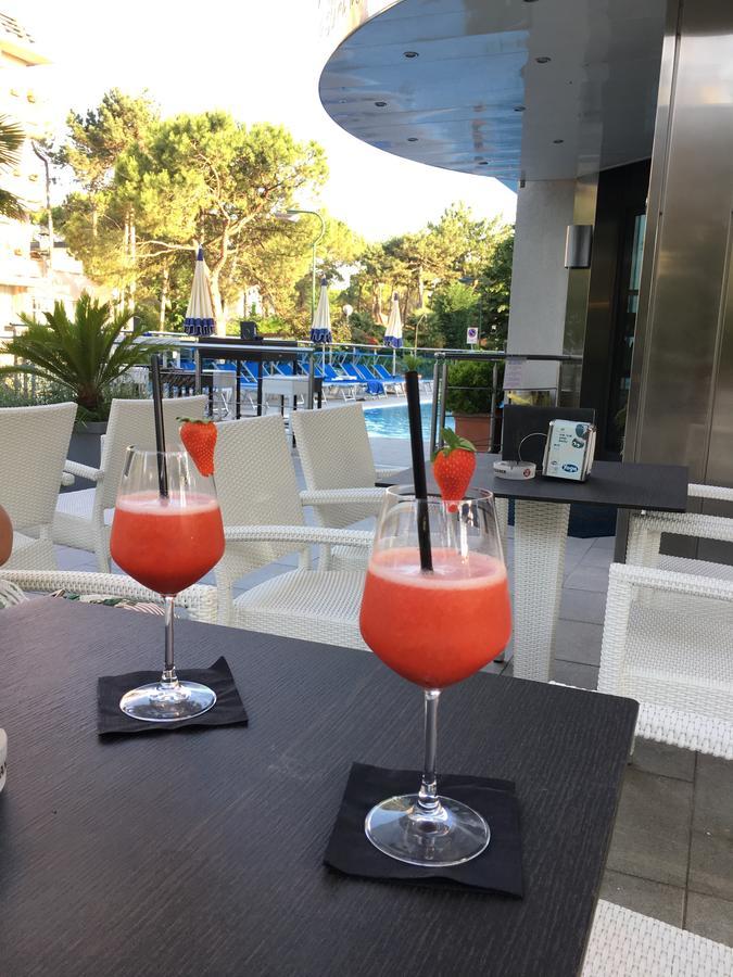 Hotel Bellevue Lignano Sabbiadoro Ngoại thất bức ảnh